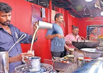 വില കൂടി; ഒരു ചായ കുടിച്ചില്ലെങ്കിലോ എന്ന ആലോചനയിൽ മലയാളി; രണ്ടുനേരം ഒഴിവാക്കിയാൽ മാസം 780 രൂപ ലാഭം