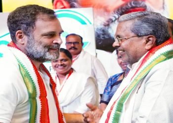 മോശം കാലാവസ്ഥ, സിദ്ധരാമയ്യയുടെ വിമാനം വഴിതിരിച്ചുവിട്ടു; രാഹുലുമായുള്ള കൂടിക്കാഴ്ച നാളേക്ക് മാറ്റി