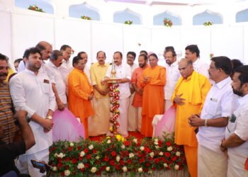 ശ്രീകരുണാകരഗുരുവിന്റെ വിശ്വശാന്തി സന്ദേശം ലോകം മുഴുവന്‍ എത്തണം: മുഖ്യമന്ത്രി വി.ഡി. സതീശൻ