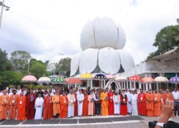 വ്യത്യസ്തരാണ്, വിരുദ്ധരല്ല; ഭരണഘടന ഉയർത്തി ശാന്തിഗിരിയിൽ ദേശീയ മതാന്തര സംവാദം