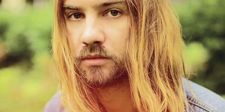 Dracula by Kevin Parker, A Drug Lord Anti History