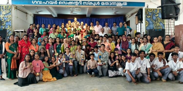 കണിയാപുരം ഉപജില്ല ശാസ്ത്രമേളയിൽ ഓവറോൾ ചാമ്പ്യന്മാരായി ഗവൺമെന്റ് ഹയർ സെക്കൻഡറി സ്കൂൾ തോന്നയ്ക്കൽ.