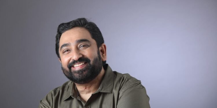 Wonderful rendition of Khamas in Unique voice                                                   Raga Khamas nice to listen in Kusuma Vadana Song